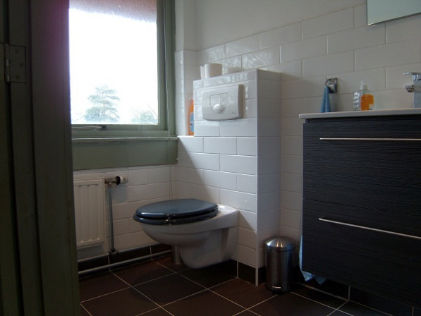 Badkamer van slaapkemer 3 (ca. 25 m2, eigen opgang, B&B?)