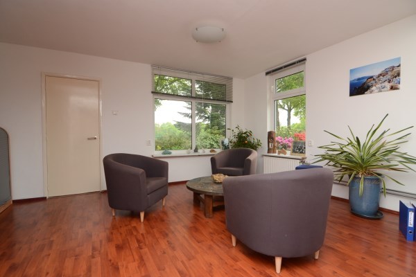 kantoor/prakrijkruimte/2e woonkamer ca. 42m2