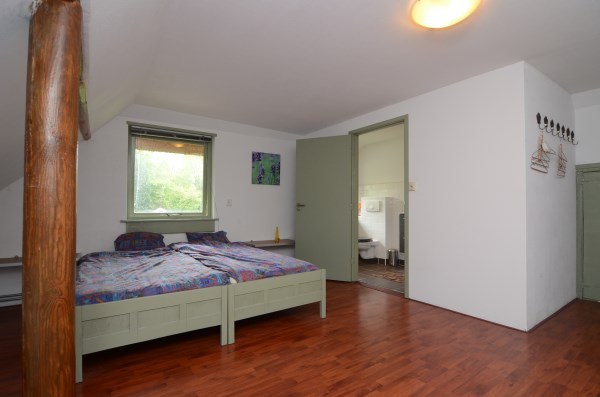 slaapkamer 3, ca. 25m2 met eigen badkamer